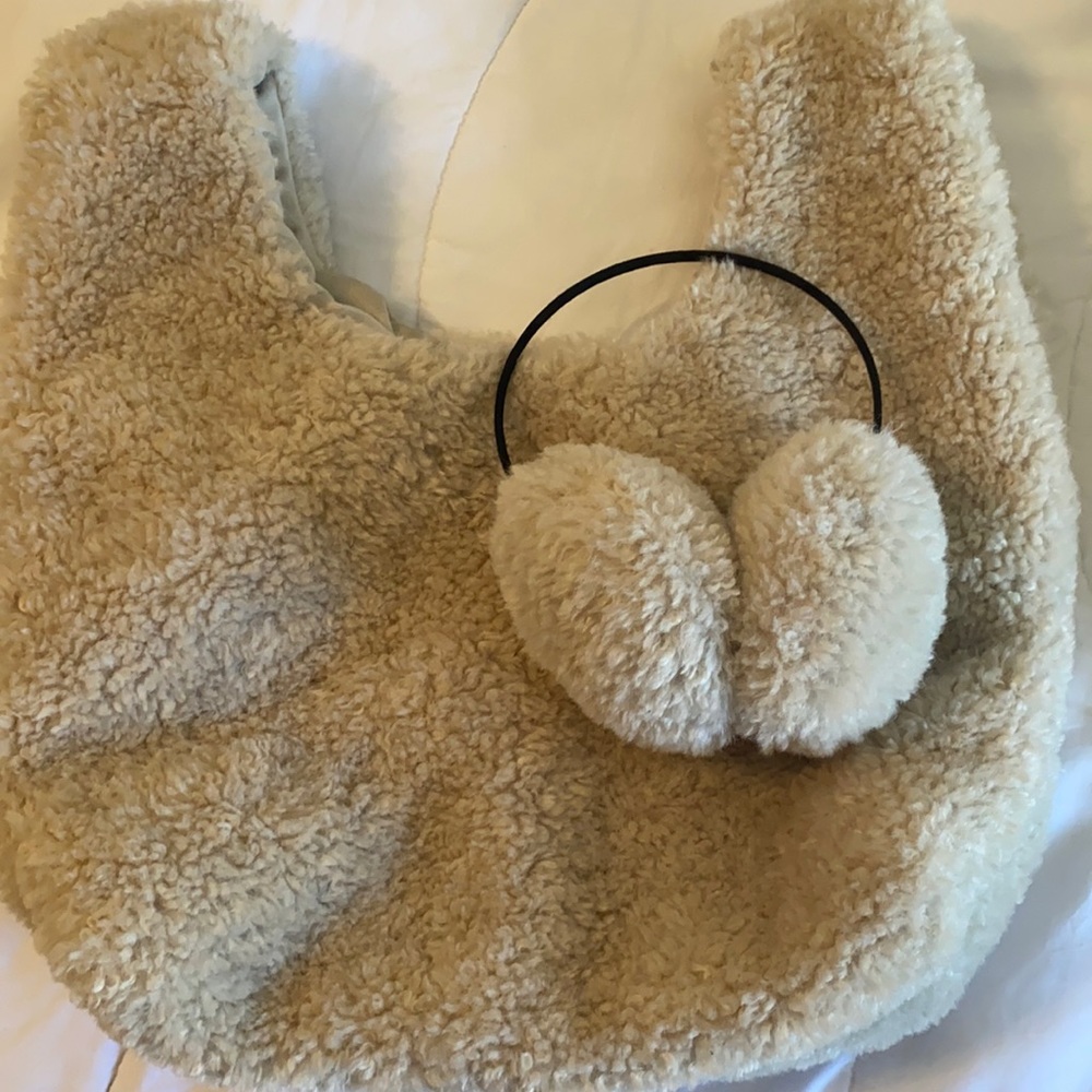 Fuzzy tote bag and ear muffs